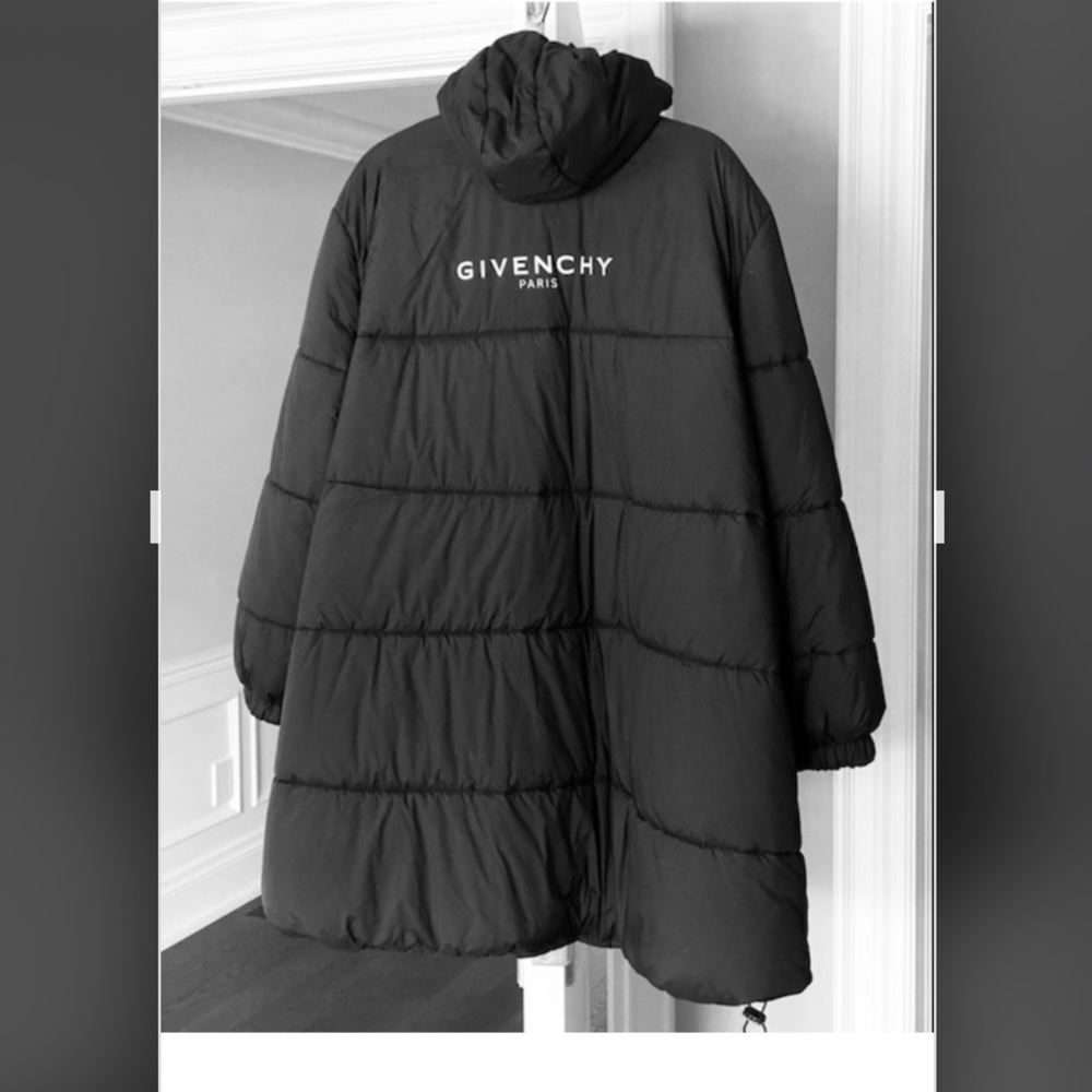 ▪️SALE▪️Brand new GIVENCHY Puffer Jacket with Hood.